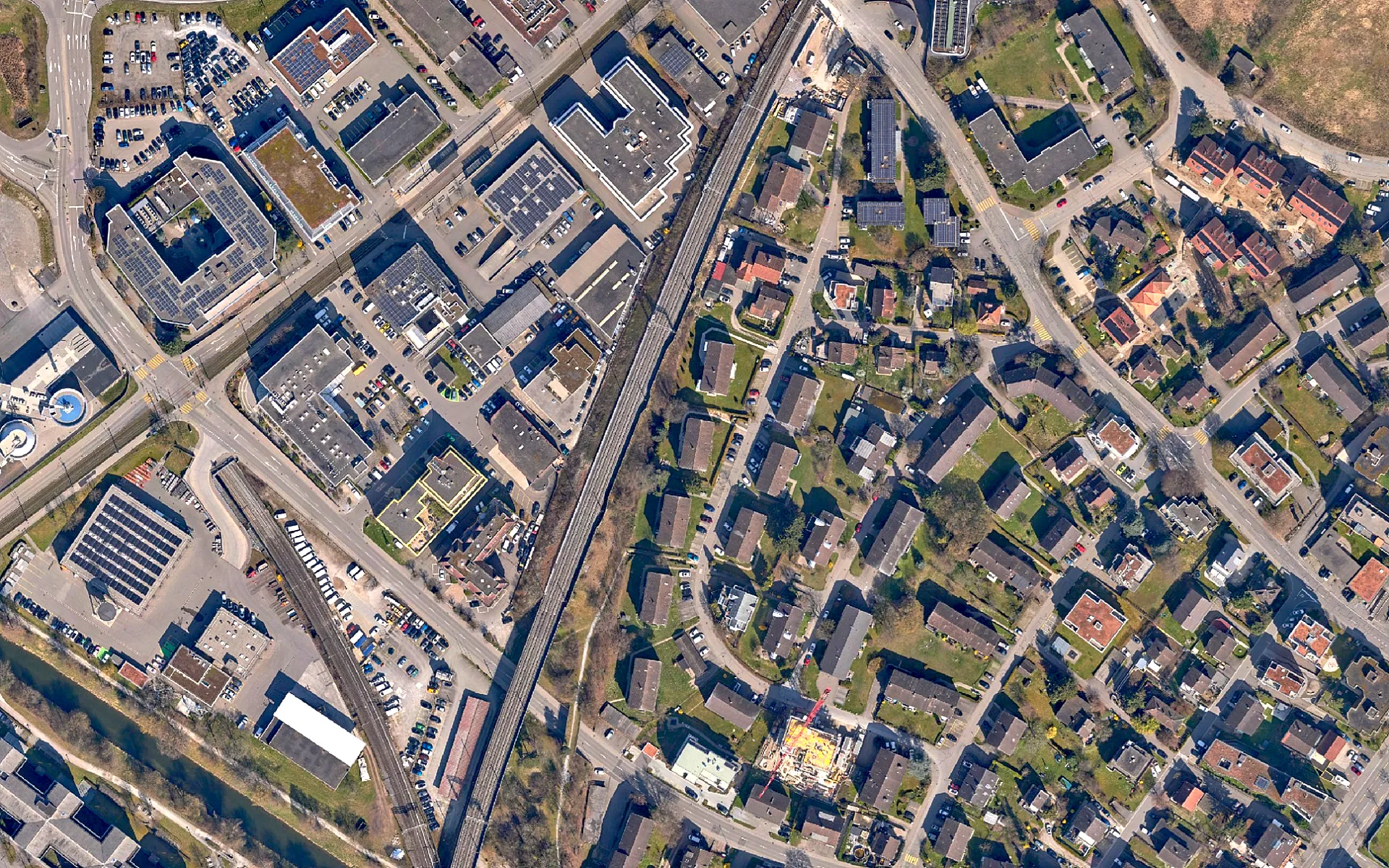3D-Mesh für die Stadtentwicklung von Opfikon, Aufnahme 5 von 6 (Orthofoto, 3D-Mesh, Gaussian Splat)