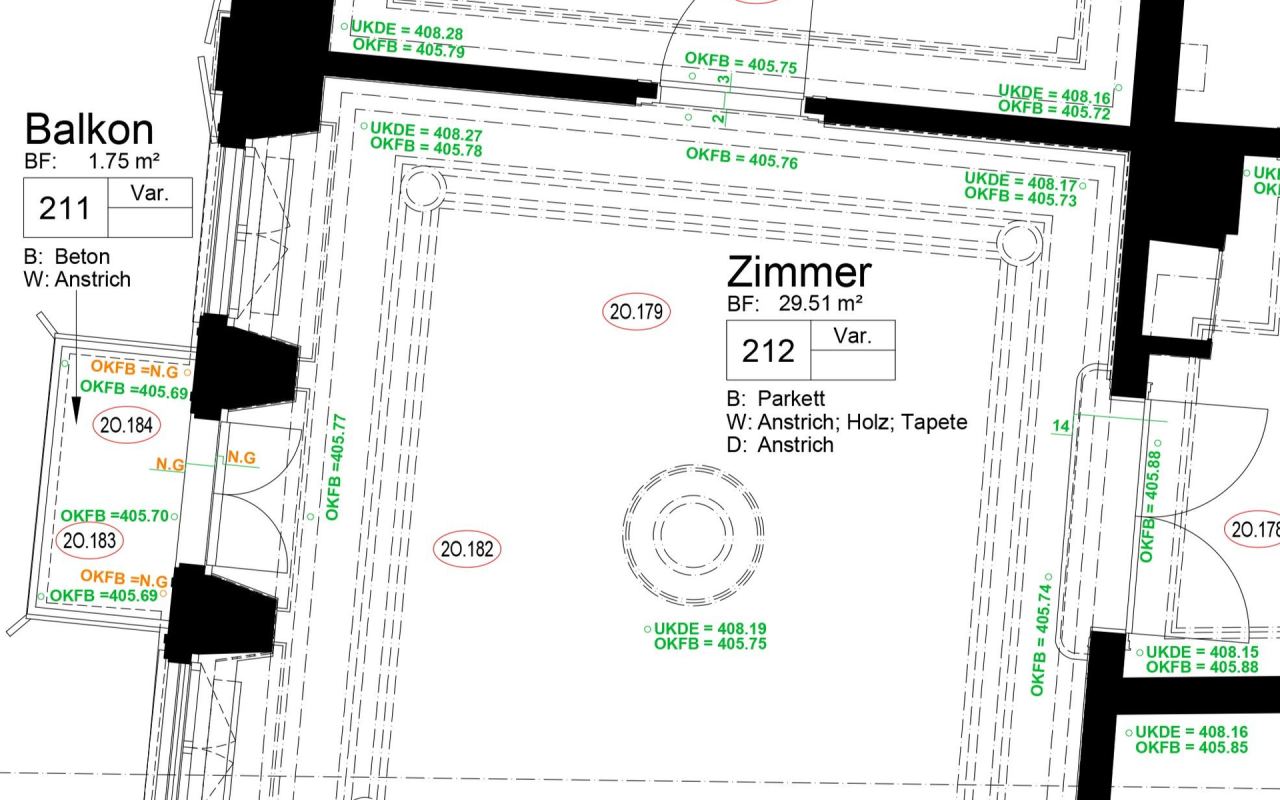 Ausschnitt eines Grundrisses mit Zimmer und Balkon, Bodenfläche, Oberflächen und Höhen von Boden und Decke